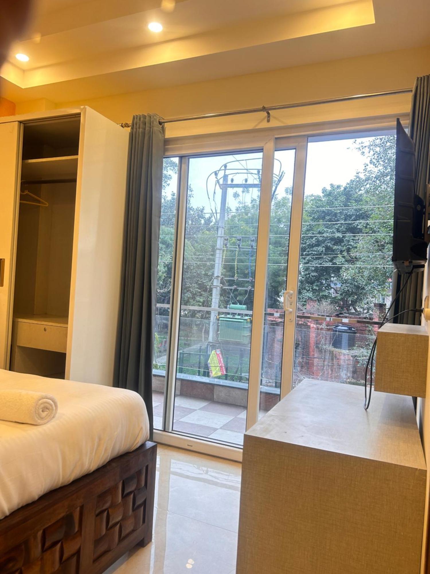 Lime Tree Service Apartment - Medanta Medicity, Gurgaon Exterior photo